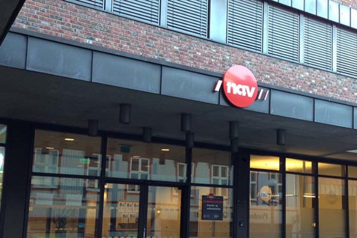 Foto fra NAV-kontor på Tøyen fra utsiden. Vi hjelper deg om du har fått avslag på NAV-klage.